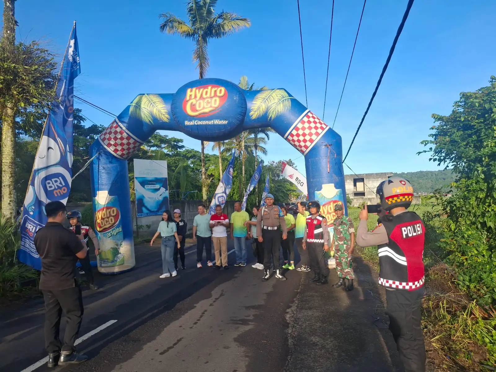 Semangat Kebersamaan Personel Polres Minahasa Warnai Pengamanan Yama Run 2025